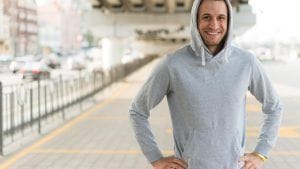 Tendances sweat homme à suivre en 2026 : matières, coupes et styles incontournables